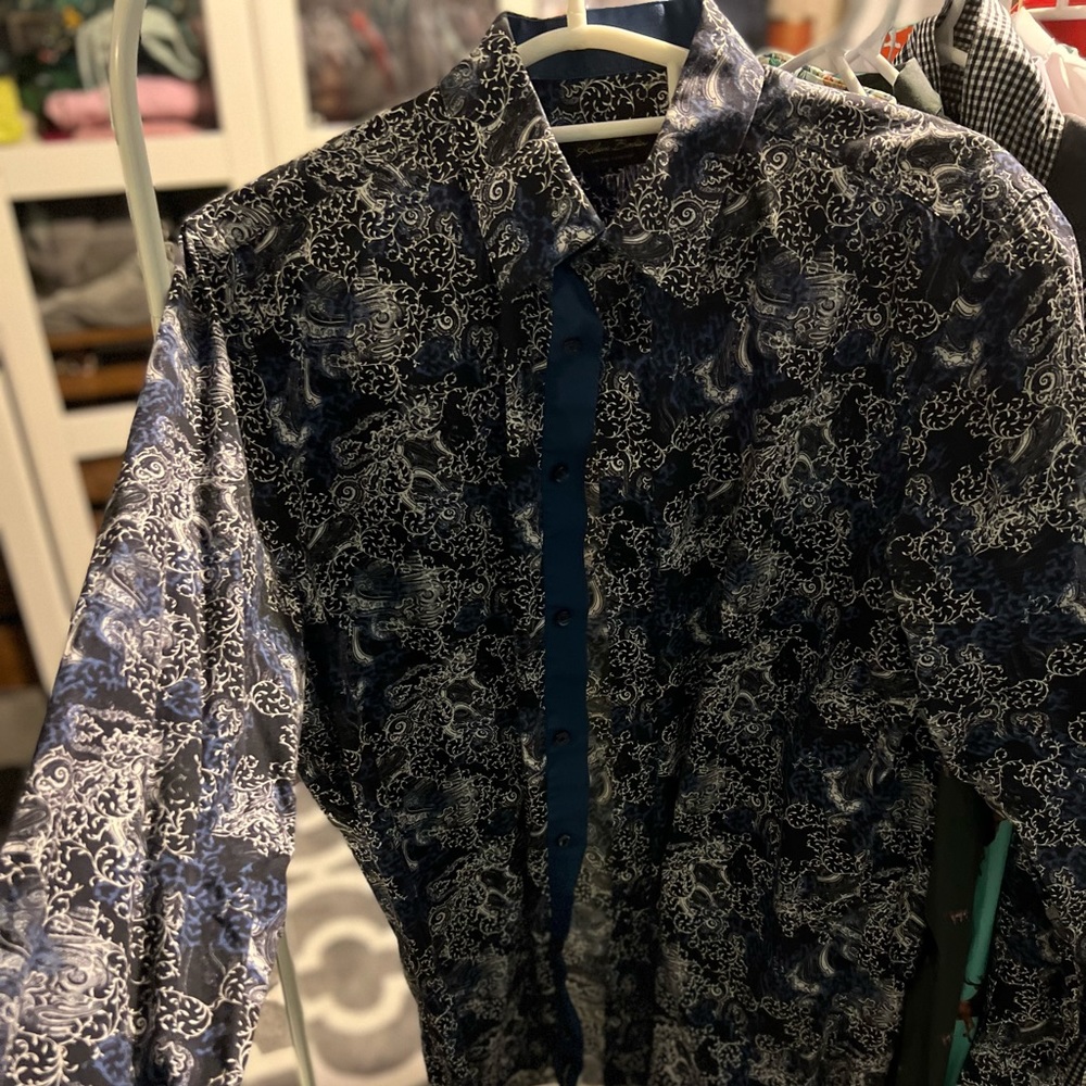 Designer dress shirt, size 16.5L. Well tailored. Beautiful pattern.